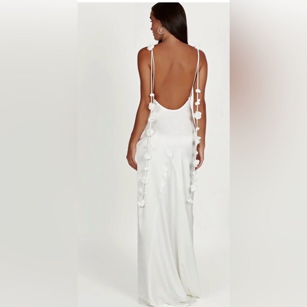 Meshki White Floral Backless Dress